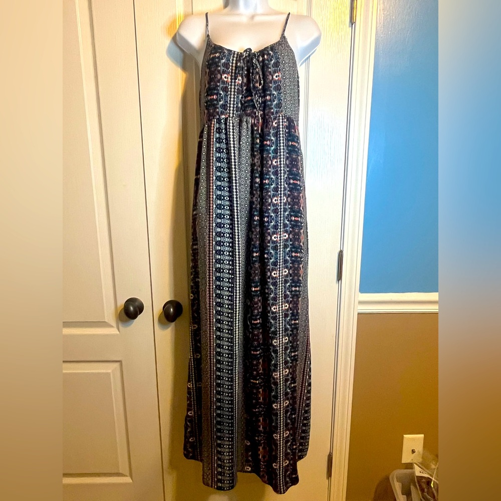 BCBGMaxAzria Tie Front Aztec Print‎ Maxi Dress – Size XS